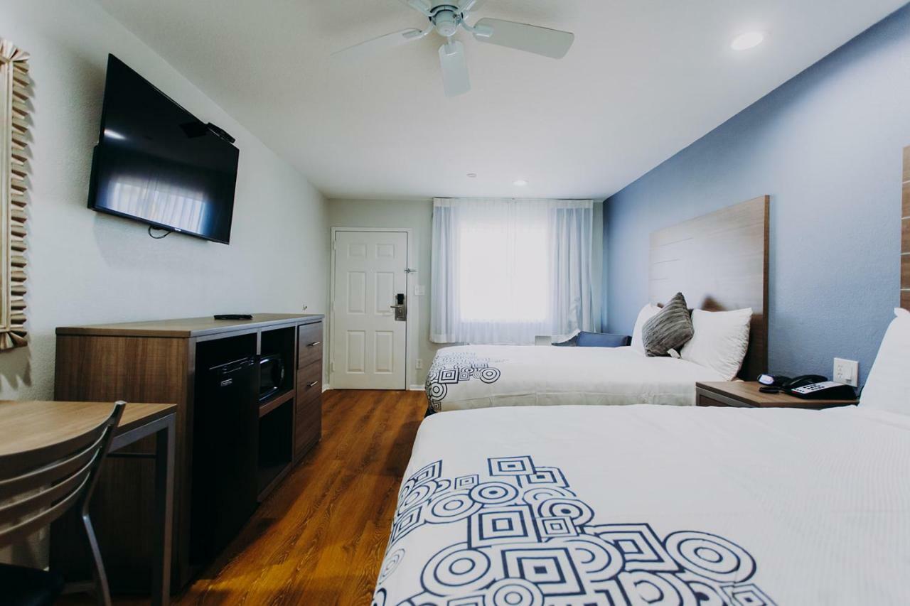 Scottish Inn & Suites - Kemah Boardwalk エクステリア 写真