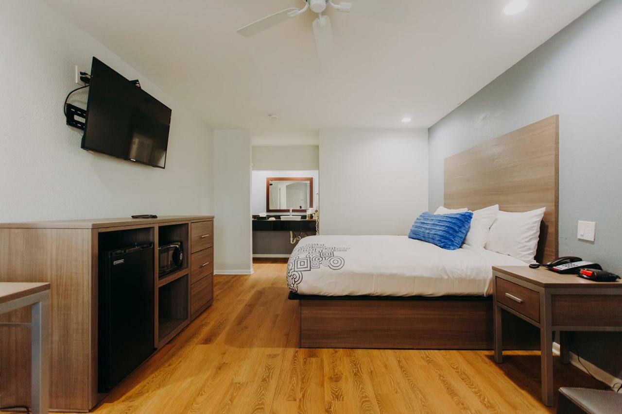 Scottish Inn & Suites - Kemah Boardwalk エクステリア 写真